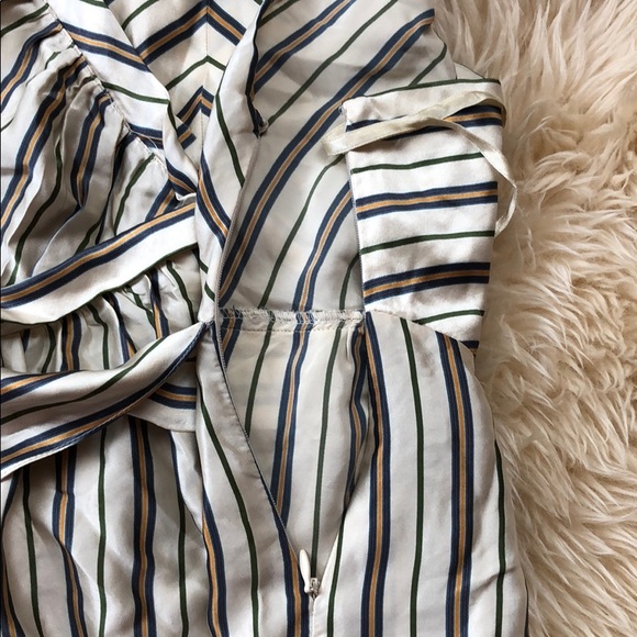 BCBG %100 silk tie back blouse - Picture 6 of 8